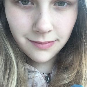 Meet your Posher, Lola